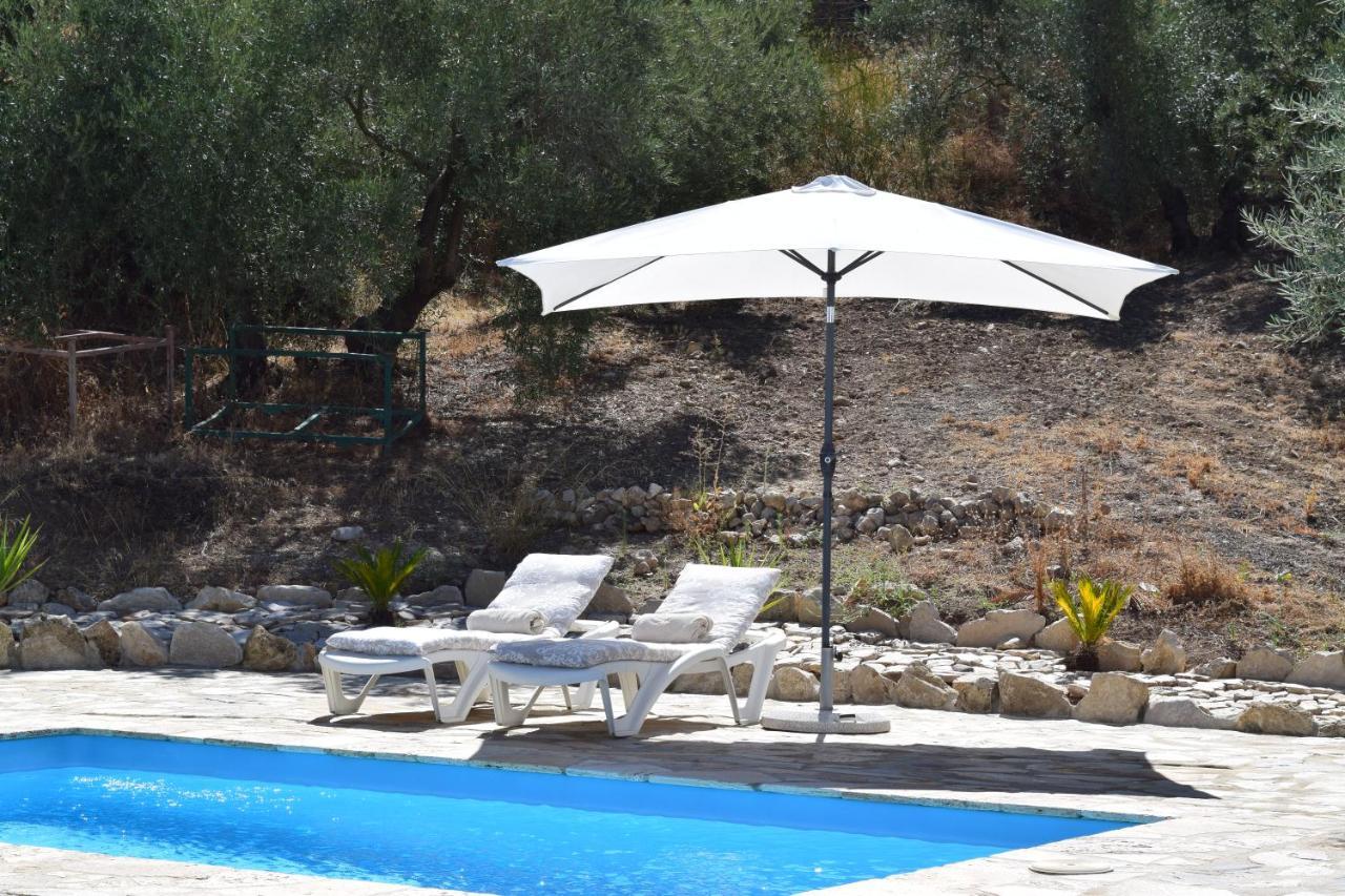 La Pluma Hotel Iznajar Exterior photo