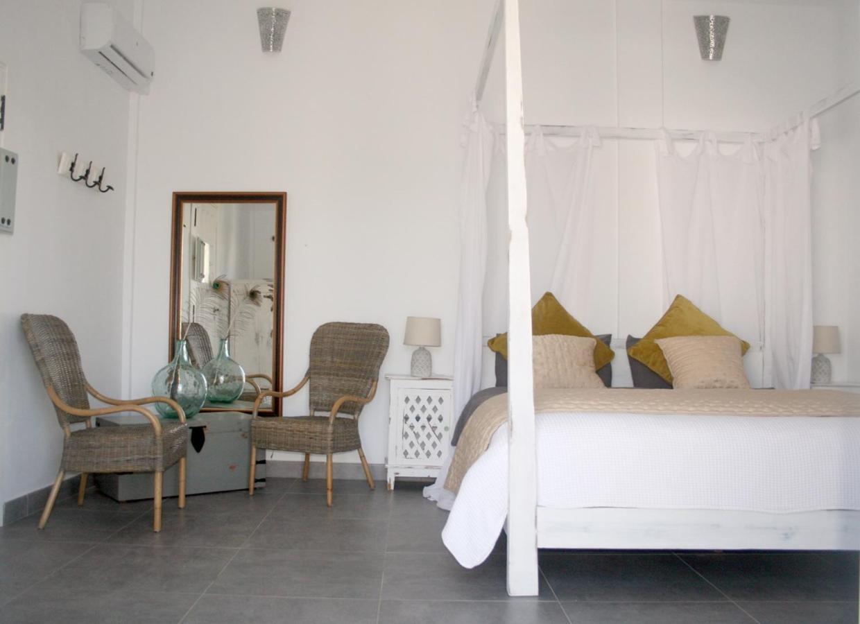 La Pluma Hotel Iznajar Exterior photo